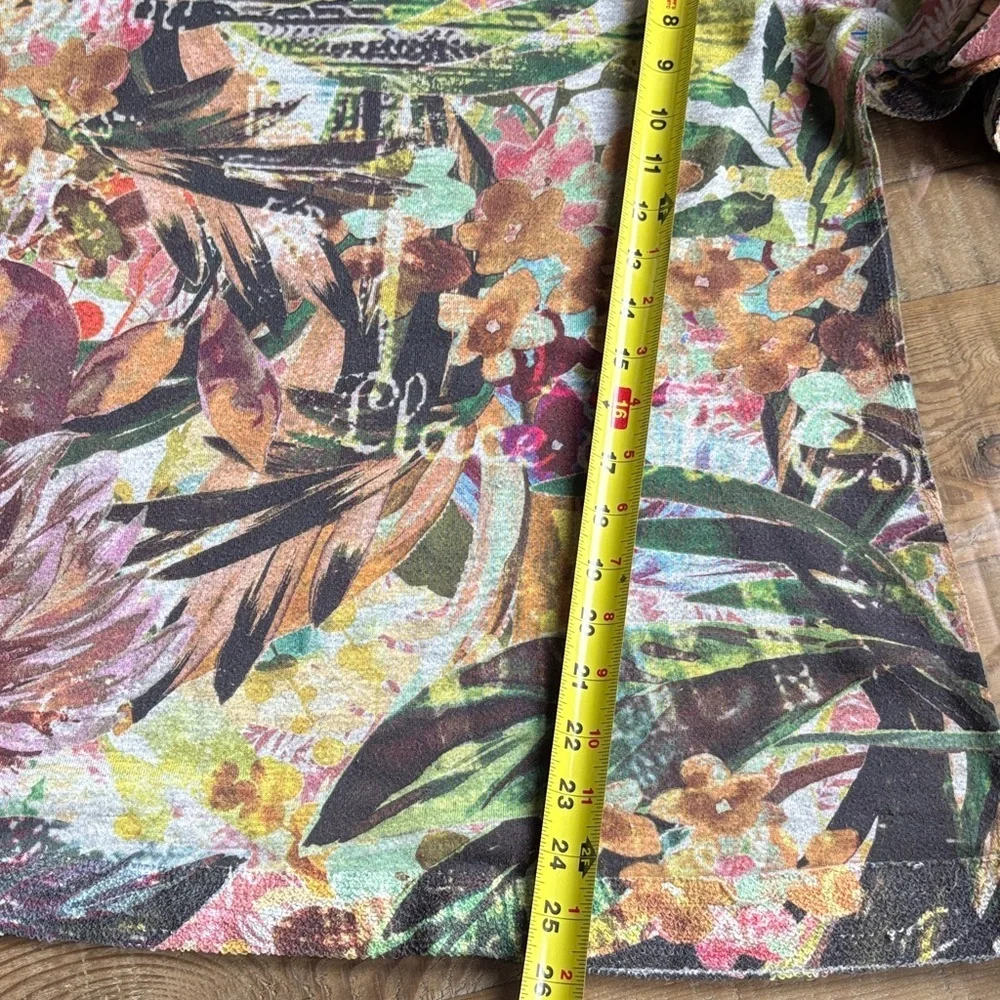 Inoah Artsy Floral Multicolor Women's Top - Picture 8 of 9